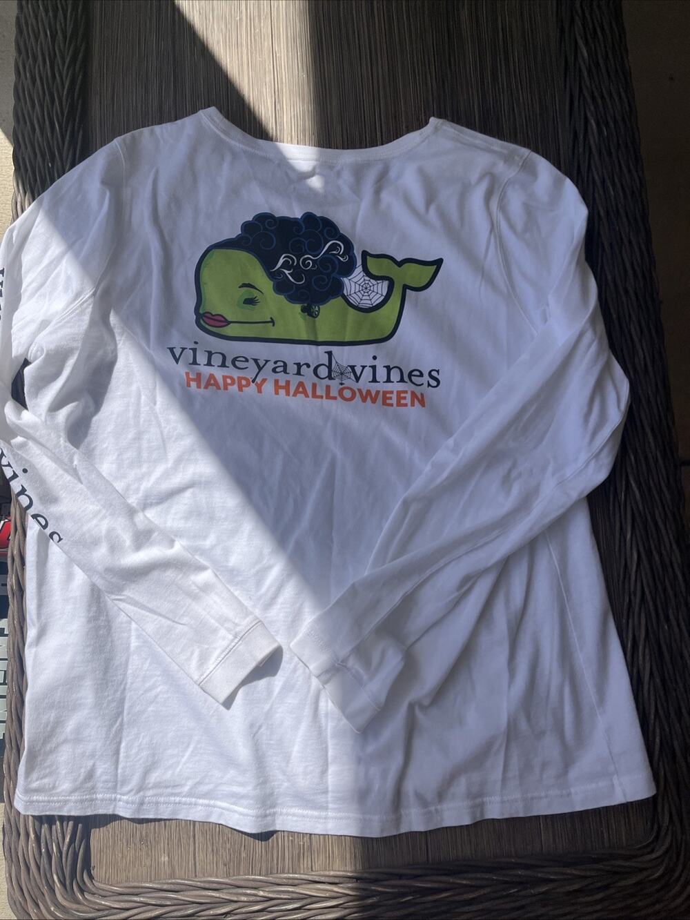 Vineyard Vines Women's L White Cap Bride of Frankenstein Whale Pocket T-Shirt